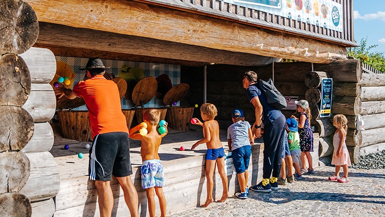 Eis-Greissler adventure park ice ball throwing, &copy; Blochberger Eisproduktion GmbH