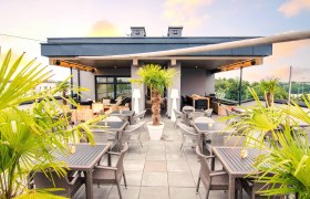 Na stře&scaron;n&iacute; terase, &copy; Das Alfred