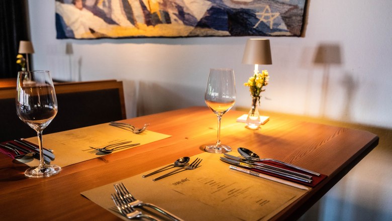 Stylish interior in the restaurant, © Pamela Schmatz